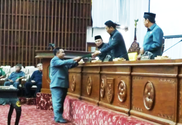Rapat Paripurna Pengesahan Perda Perlindungan Anak, Senin (30/4/2018)