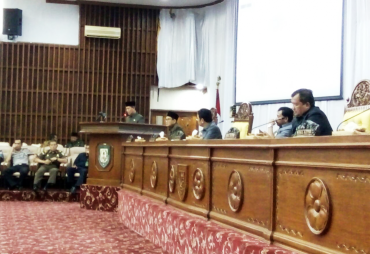 Perwakian Fraksi menyampaikan pandangan