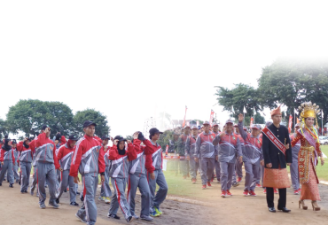 -- Perwakilan Kontingen dari Kabupaten se-Provinsi Bengkulu hadidr dalam pembukaan Porprov ke IX --