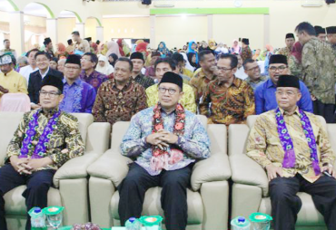 Kepala Kementerian Agama Provinsi Bengkulu Bustasar bersama Menag RI Lukman Hakim