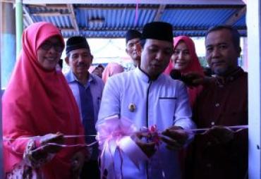 Wawalikota Bengkulu Dedy Wahyudi meresmikan Hug, Opportunity, Mentality, and Education