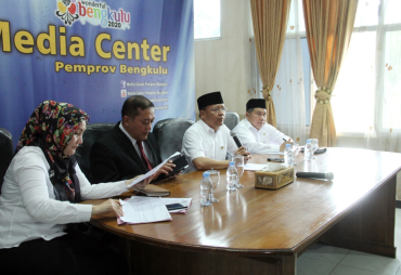 Konferernsi Pers terkait inflansi daerah