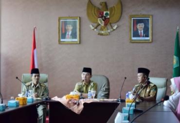 Temu wicara bersama siswa-siswi penerima beasiswa prestasi