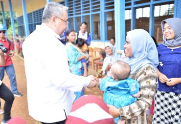 Menteri Eko saat di Desa Sinar Pagi Kabupaten Seluma