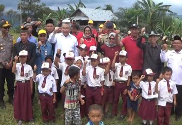 Menteri Eko saat di Desa Sinar Pagi Kabupaten Seluma