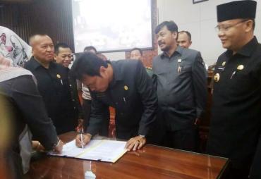 DPRD Provinsi Bengkulu Setujui 2 Raperda Menjadi Perda