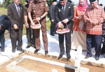 Pemkot Bengkulu gelar ziarah ke makam mantan walikota dalam rangka peringatan HUT ke- 300