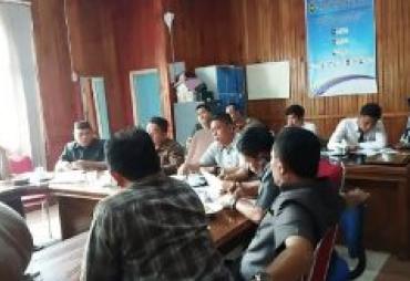 Pedagang pasar menyampaikan keluhan