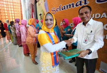 Wisuda Akademia Paradigta Kabupaten Kubu Raya ke-3 di Aula Kantor Bupati Kubu Raya, Pontianak, Kalimantan Barat