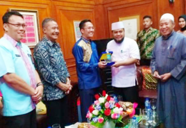 Walikota Bengkulu H. Helmi Hasan melakukan kunjungan kerja ke Pemerintah Kota (Pemkot) Palembang