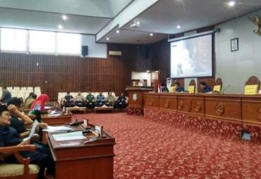 Penyampaian Nota Penjelasan Gubernur Terhadap Raperda RUED-P 2019