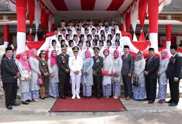 Foto bersama usai Upacara Peringatan HUT RI Ke- 74 di Bengkulu Selatan