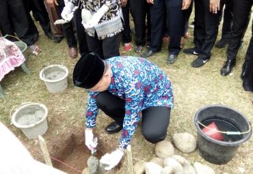 Gubernur Rohidin letakkan batu pertama pembangunan Klinik Muhammadiyah di Kaur
