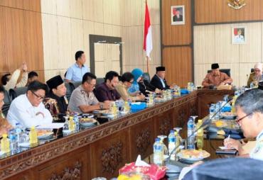 foto rapat
