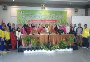 Dinkes Kesehatan Provinsi Bengkulu menggelar Sosialisasi Peregangan sehat versi Bengkulu  Melalui Media Tradisional