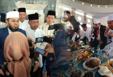 Walikota dan Wakil Walikota Bengkulu saat Jumat Berkah