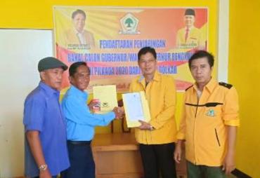 Tim Ahmad Hijazi saat serahterima formilir dengan Tim Penjaringan Bacagub Partai Golkar, Poto: Dok