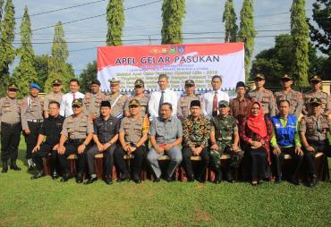 Foto bersama usai apel gelar pasukan
