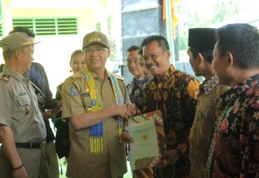 Penyerahan Sertifikat Redistribusi Tanah Tahun 2019 Sebanyak 2213 Persil oleh Gubernur Bengkulu Rohidin Mersyah