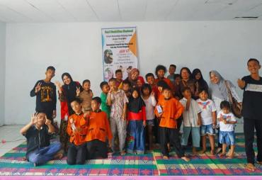 Foto Bersama kampung Dongeng Raflesia Bengkulu dengan penyandang disabilitas Foto/Dok Lucya Agustien