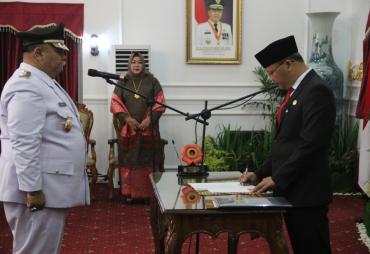 Gubernur Rohidin Lantik Wabup Bengkulu Selatan