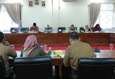 Komisi III DPRD Kota Herang dengan Disperindag