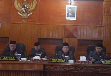 Paripurna Pembentukan 3 Pansus 