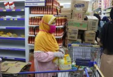 Pemkot Bengkulu Berikan Sembako melalui Program Belanja Gratis 1001 Janda