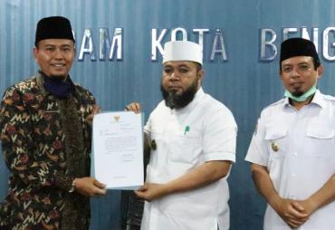Walikota Bengkulu bersama Direktur PDAM 
