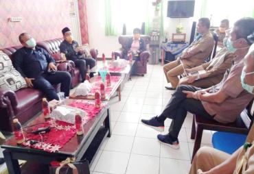 DPRD Bengkulu Utara Berikan Bantuan Kepada Tim Medis RSUD Arga Makmur