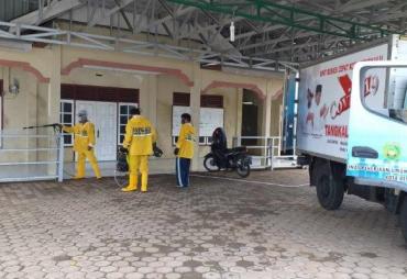 DPUPR Kota Bengkulu Semprotkan Disinfektan Di Rumah Ibadah