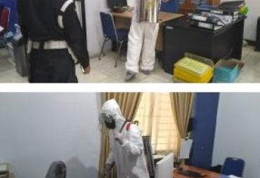 Dinas PUPR Kota Bengkulu Semprotkan Disinfektan