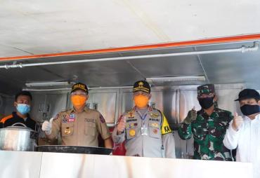Dapur Lapangan Buka 24 Jam Untuk Warga Terdampak Covid-19