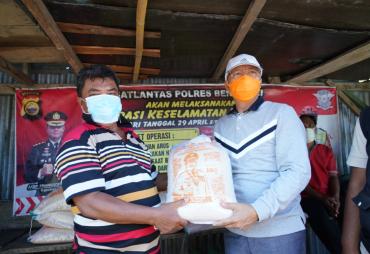 Pemprov Bengkulu Salurkan Bahan Pangan kepada Masyarakat Terdampak Covid-19
