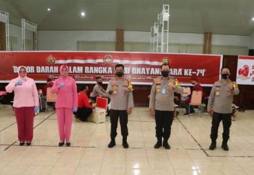 Donor darah dalam rangka memperingati Hari Bhayangkara ke 74