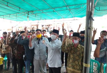 Rohidin bersama masyarakat Kinal Kabupaten Kaur