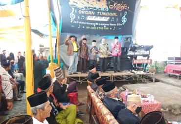 Rosjonsyah sumbang lagu 