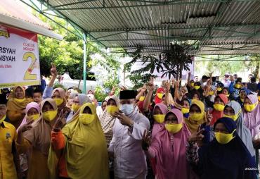 Rohidin silaturahmi bersama masyarakat Arga Makmur Bengkulu Utara