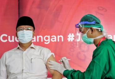 Gubernur Rohidin Yakinkan Masyarakat Vaksin Covid-19 Aman