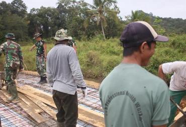 Pengerjaan Pengerjaan Jembatan Beton TMMD 110 Dikebut Terus