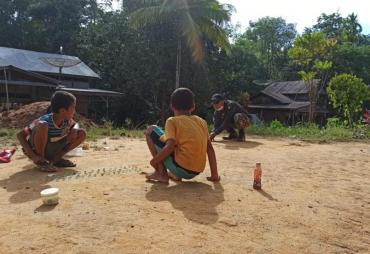Habiskan Hari Terakhir, Satgas TMMD 110/1201 Bermain…