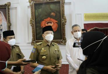 Gubernur Rohidin Mersyah