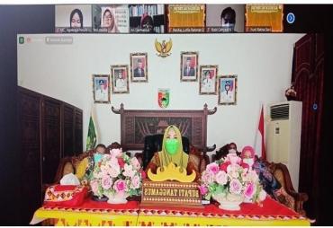 Bupati Dewi Handajani Ikuti Seminar Kepemimpinan Perempuan