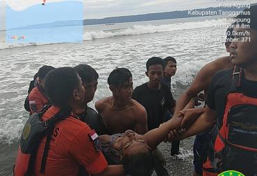 Evakuasi warga tenggelam