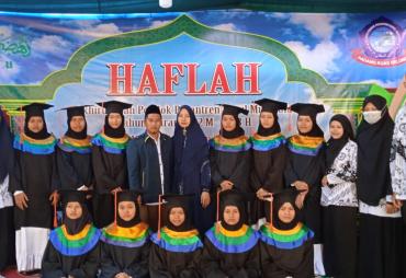 Wisuda Santri