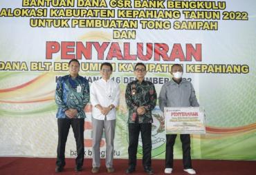 Bupati Kepahiang Salurkan CSR Bank Bengkulu
