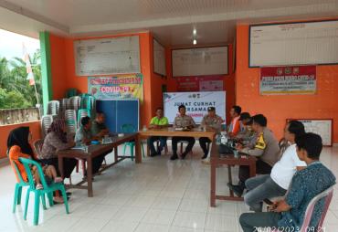 Jumat Curhat, Kapolsek Teramang Jaya Berikan Imbauan kepada Masyarakat Berangan Mulya
