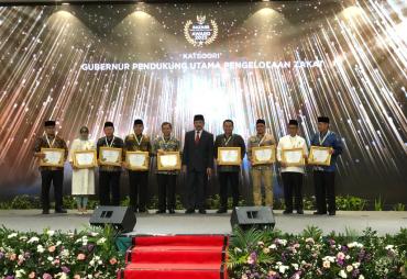 Gubernur Bengkulu Terima Anugerah BAZNAS Award 2023