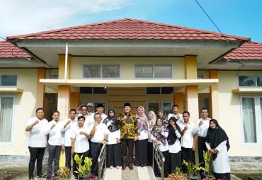 Gubernur Rohidin