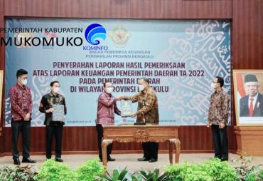 Pemkab Mukomuko Terima Penghargaan Opini WTP Enam Kali Berturut-Turut